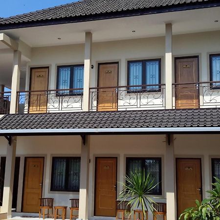 Whiterose Guesthouse Senggigi Kültér fotó