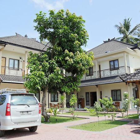 Whiterose Guesthouse Senggigi Kültér fotó