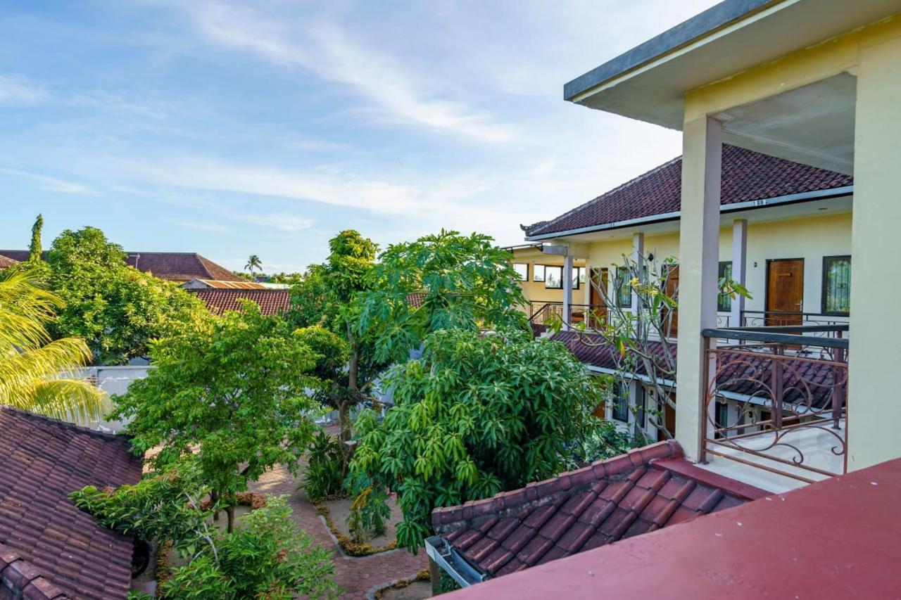 Whiterose Guesthouse Senggigi Kültér fotó