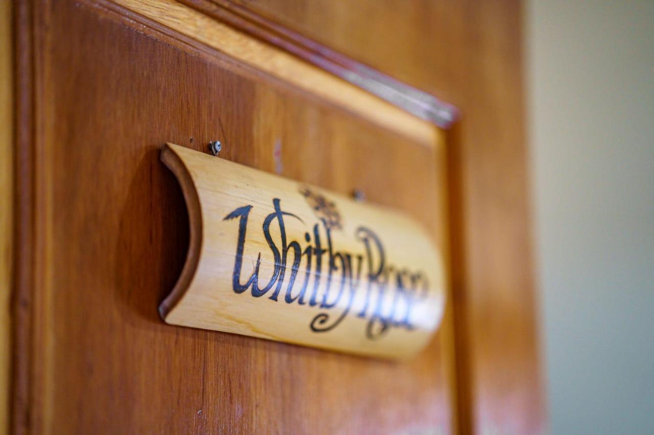 Whiterose Guesthouse Senggigi Kültér fotó