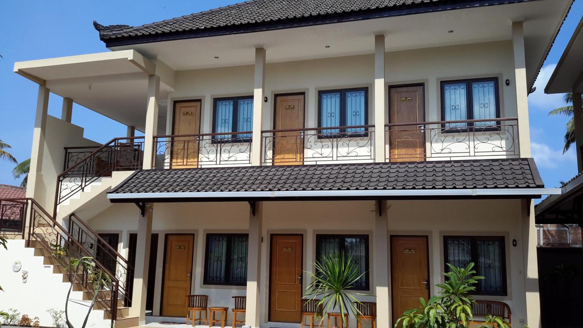 Whiterose Guesthouse Senggigi Kültér fotó