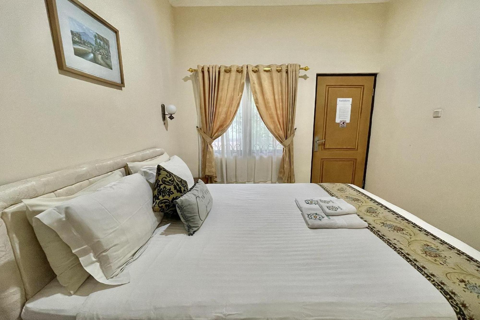 Whiterose Guesthouse Senggigi Kültér fotó