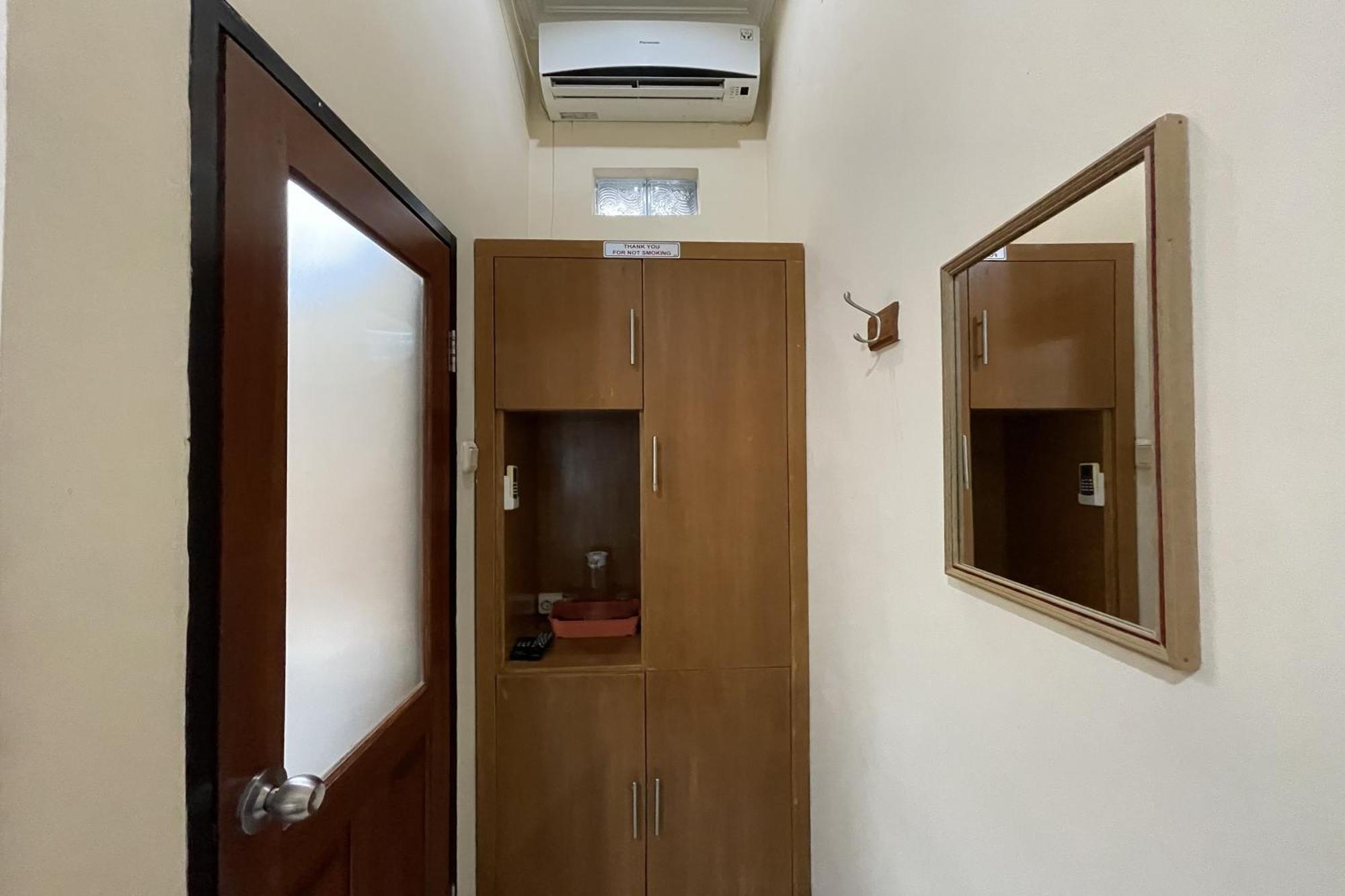 Whiterose Guesthouse Senggigi Kültér fotó