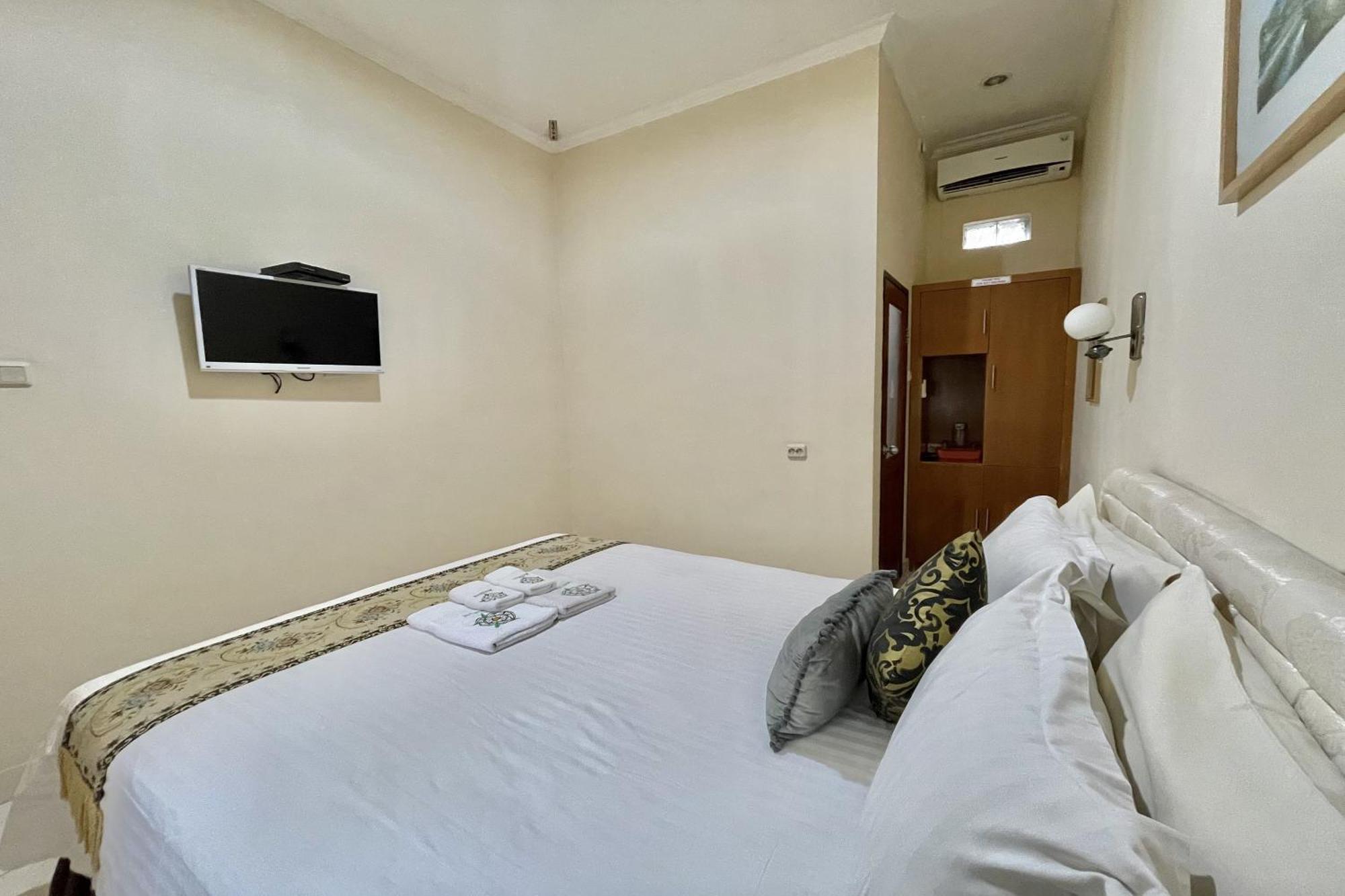 Whiterose Guesthouse Senggigi Kültér fotó