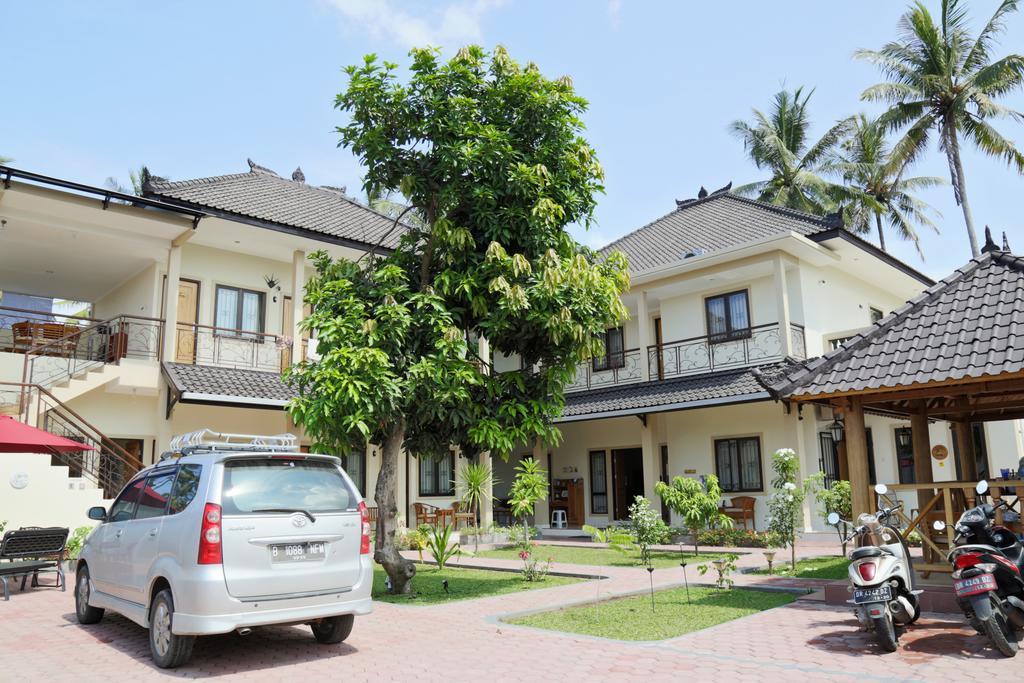 Whiterose Guesthouse Senggigi Kültér fotó