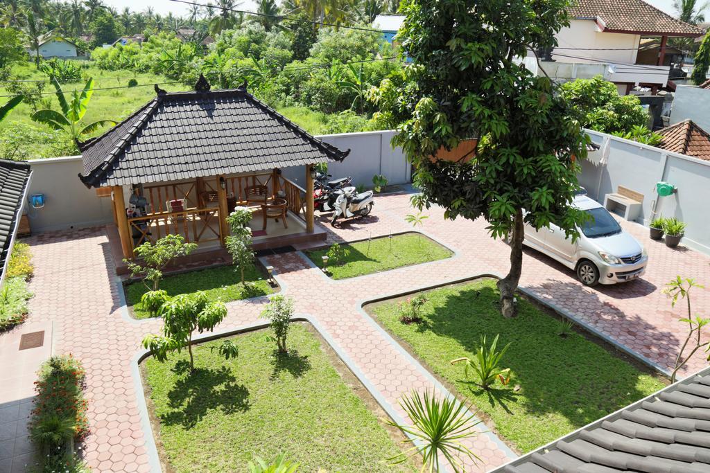 Whiterose Guesthouse Senggigi Kültér fotó