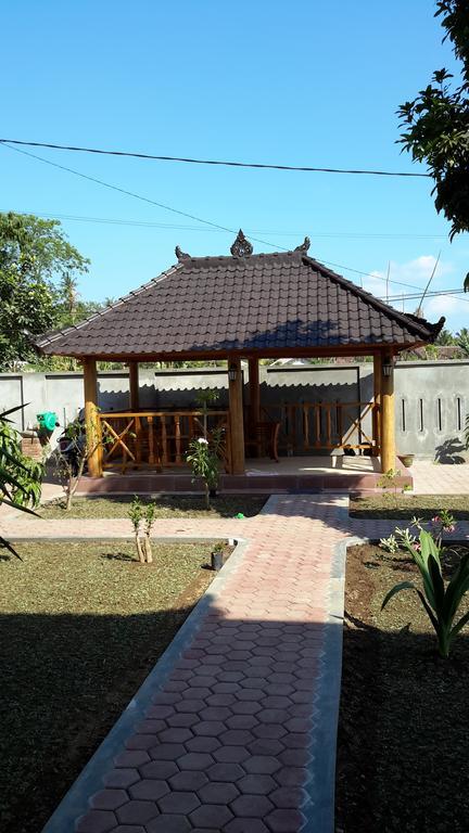 Whiterose Guesthouse Senggigi Kültér fotó